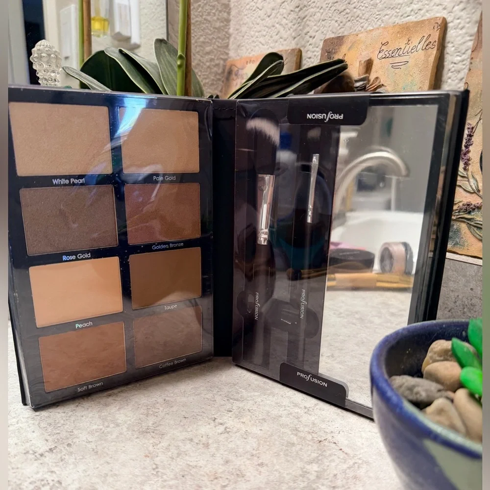 Profusion BRONZER/HIGHLIGHTER Book Palette with Brushes - Picture 3 of 7